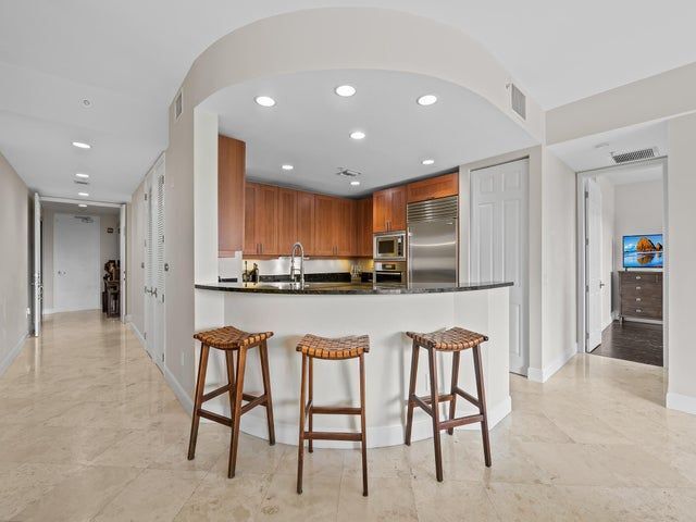 Building Photo - 444 Hendricks Isle