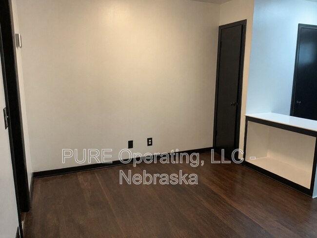 Building Photo - 5236 Ames Ave
