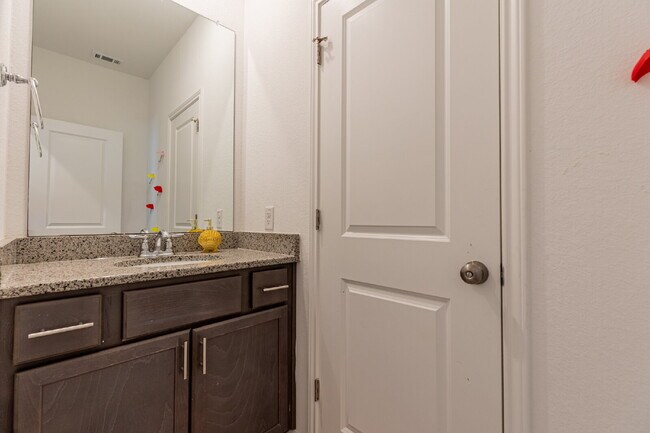 Building Photo - 2332 Giona Pl
