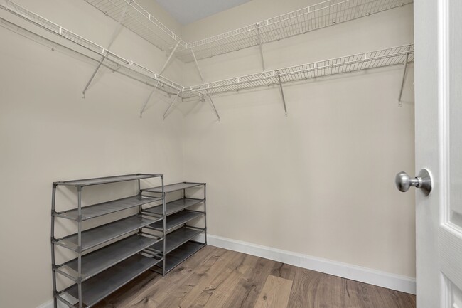 Building Photo - 5600 Collins Ave