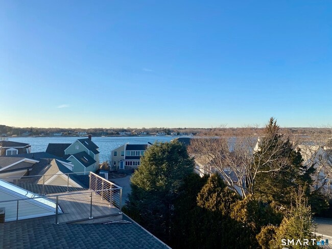 Building Photo - 8 Broad St