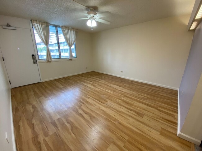 Building Photo - RYCROFT TERRACE- 1 Bed, 1 Bath, 1 Parking ...