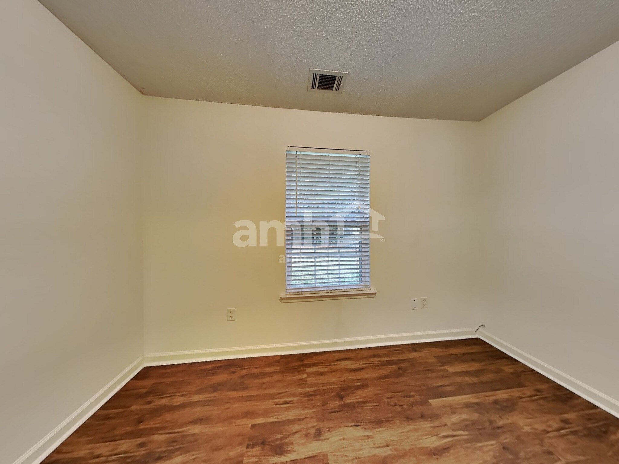 Building Photo - 20 Carlisle Ln