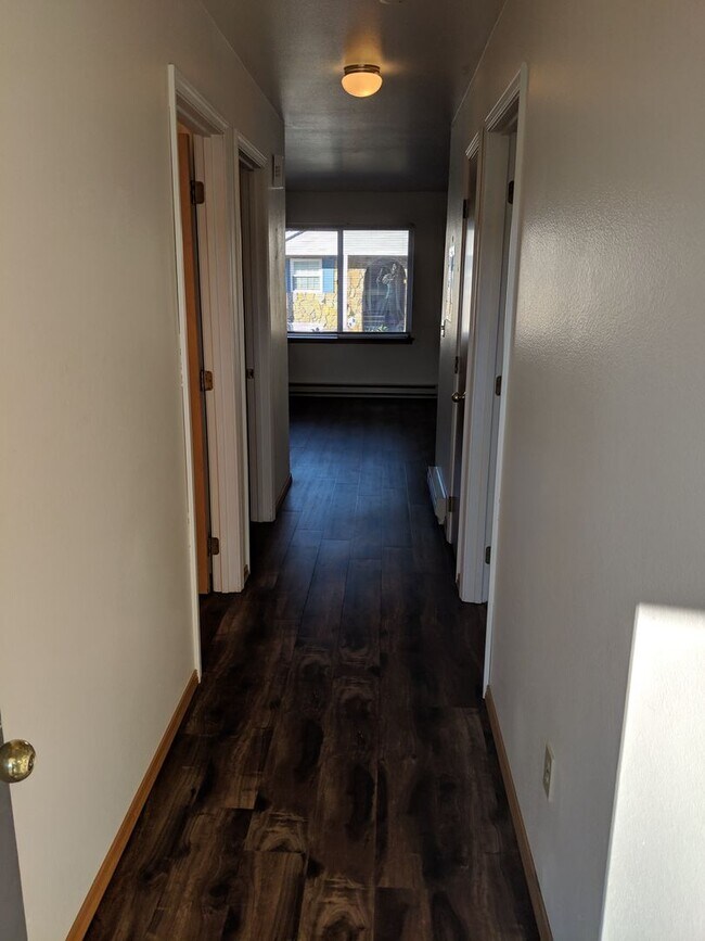 Building Photo - Spacious Studio with bonus storage