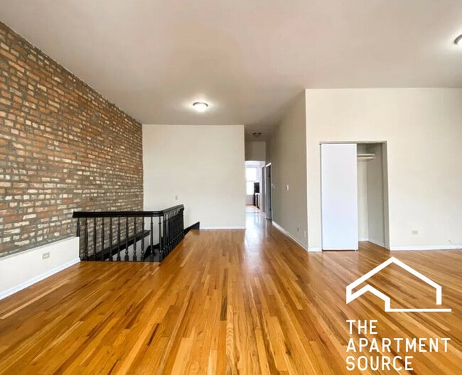 Building Photo - 1511 W Fullerton Ave