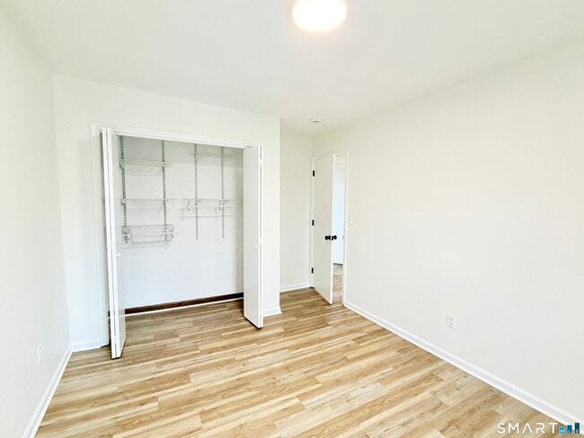 Building Photo - 76 Highland Ct