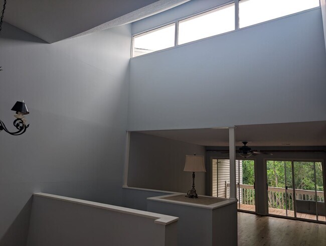 Building Photo - 22 Royal Oaks Dr