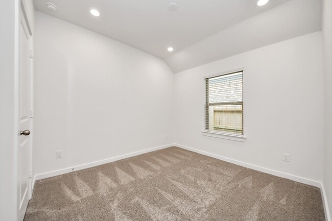 Building Photo - 31815 Autumn Spur Ln