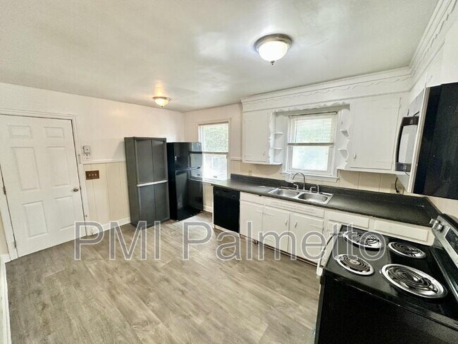 Building Photo - 3727 Maybank St