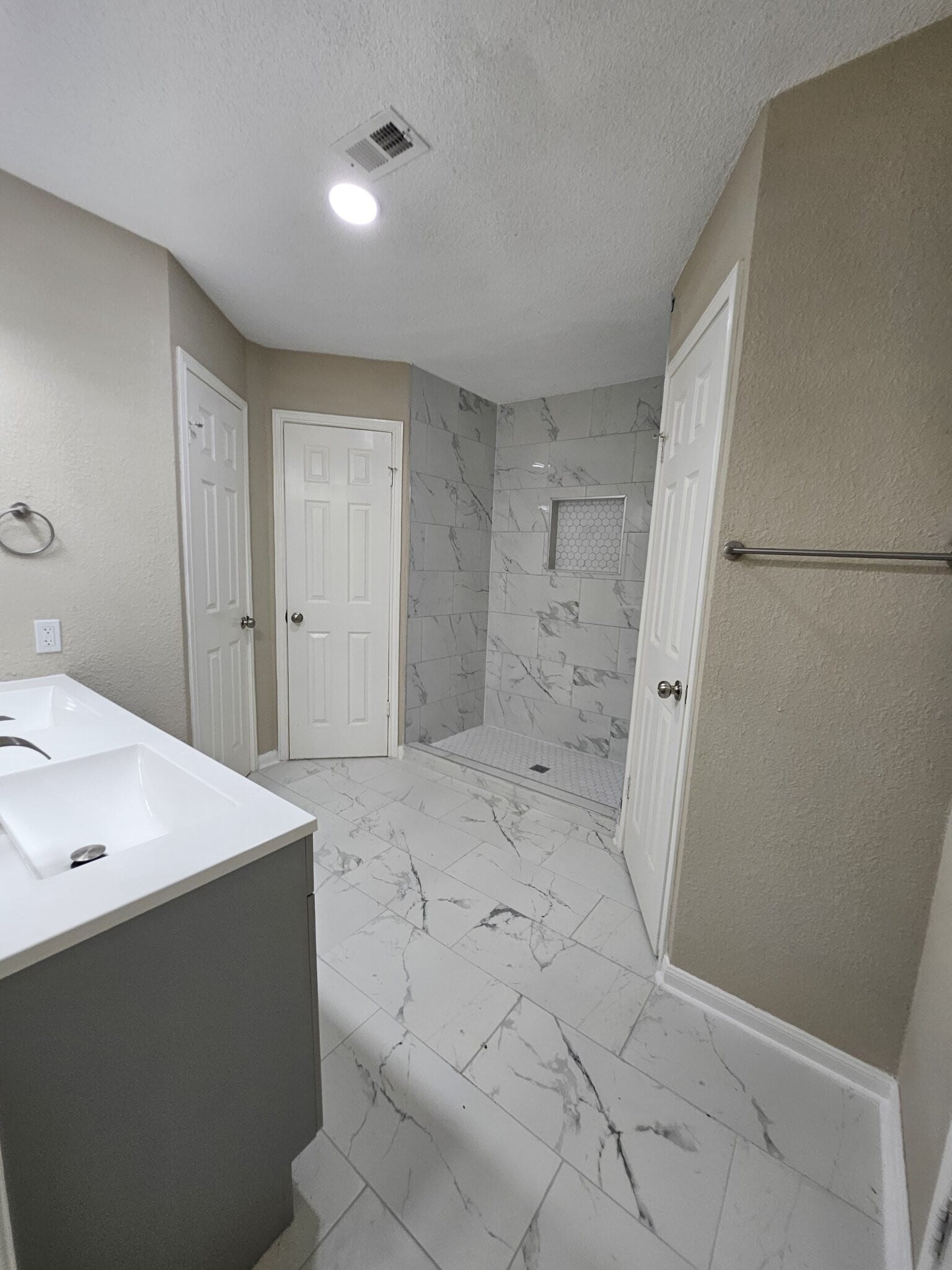 Building Photo - 214 Oleander St