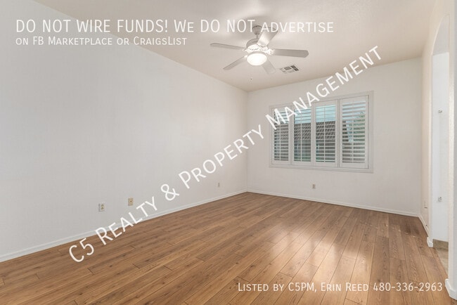 Building Photo - 1413 E Peach Tree Dr