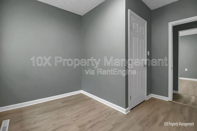 Building Photo - 2918 Azelda St