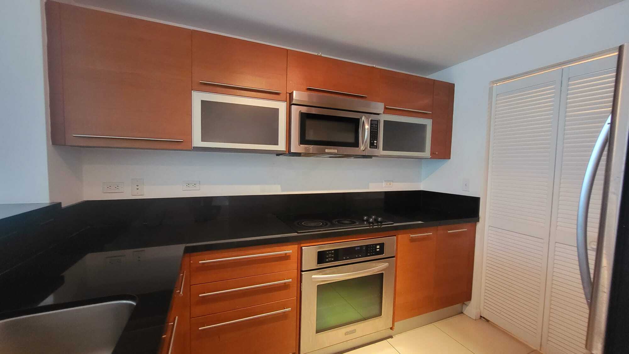 Building Photo - 253 NE 2nd St