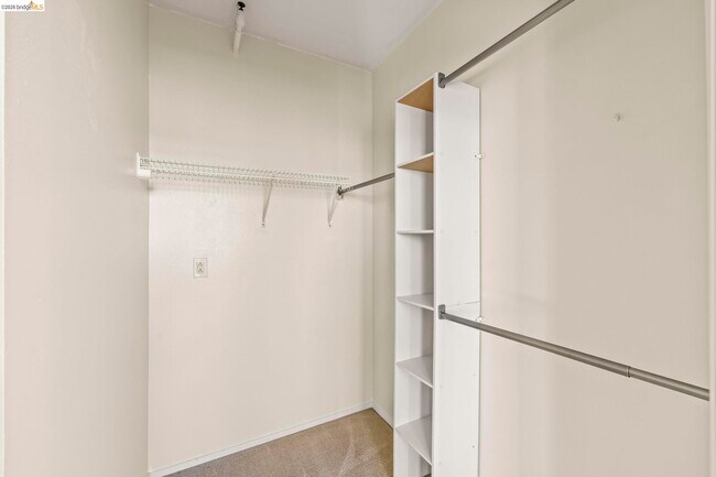 Building Photo - 1 Lakeside Dr