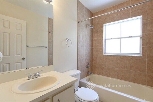 Building Photo - 254 NW 207th Terrace