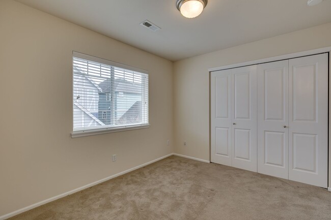 Building Photo - 2 Bed plus Den - Issaquah Highlands Townho...