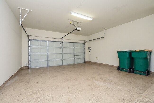 Building Photo - 6 S Burberry Park Cir