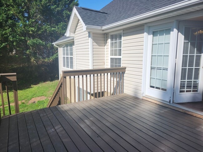 Building Photo - Spacious 4 Bedroom 3 bath in Hamilton on Hunter Subdivision