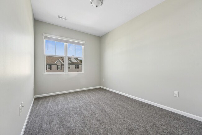 Building Photo - 171 Liam St
