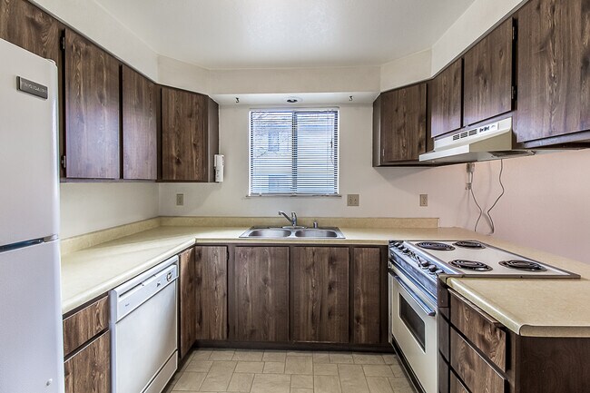 Building Photo - 4536 S Donald Ct