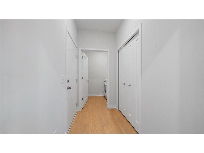 Building Photo - 123 Gambel St
