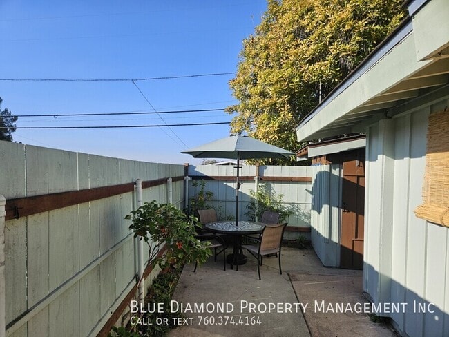 Building Photo - 259 Santa Clara Dr