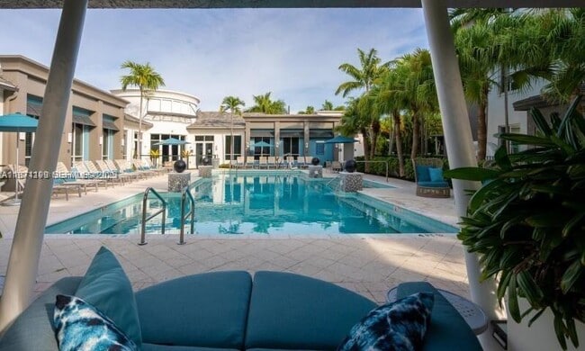 Building Photo - 320 Franklin Club Dr