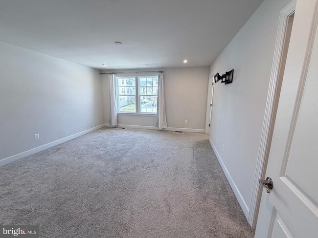 Building Photo - 10825 Foxtrot Cir