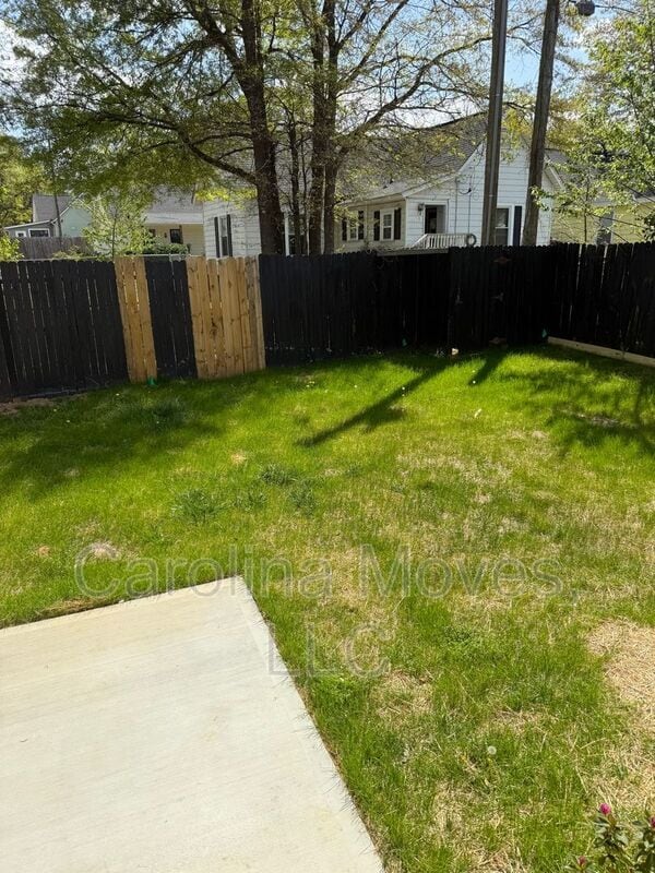 Building Photo - 50 Hutchins St