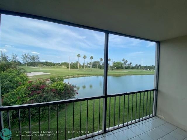 Building Photo - 9220 S Hollybrook Lake Dr