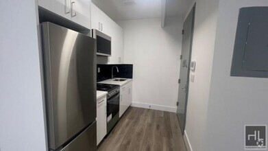 Building Photo - 1 bedroom in BROOKLYN NY 11226