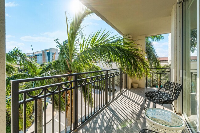 Building Photo - 550 Okeechobee Blvd