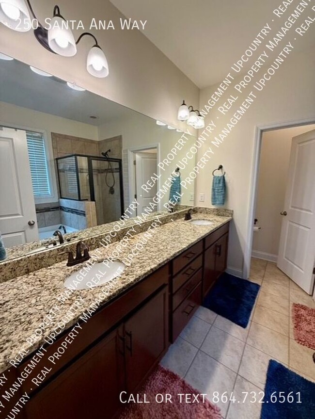 Building Photo - 250 Santa Ana Wy