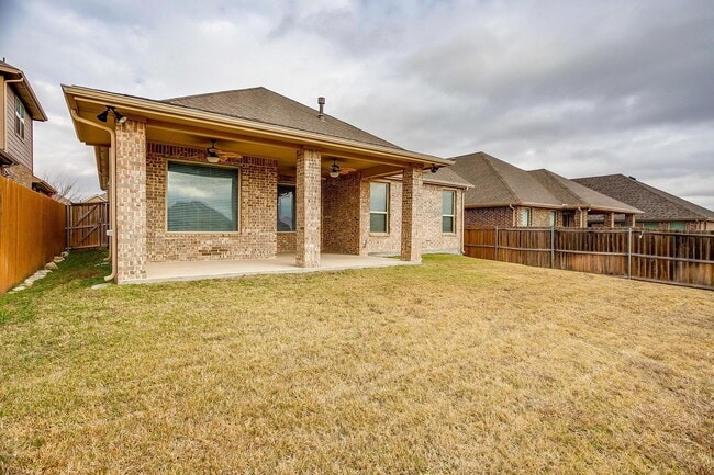 Building Photo - Beautiful 5 Bed, 3 Bath, 2-Story Home in Morningstar Subdivision- Aledo ISD- 76008