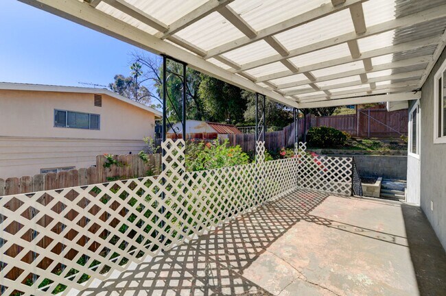 Building Photo - 617-617 Truly Terrace