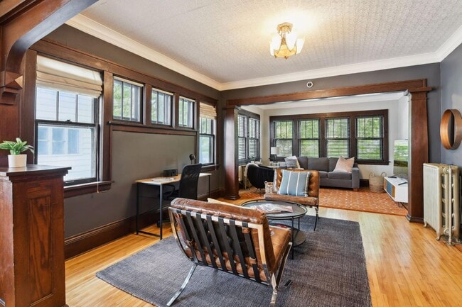 Building Photo - 3006 W 44th St