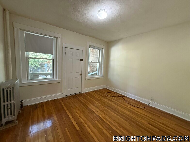 Building Photo - 9 Egremont Rd