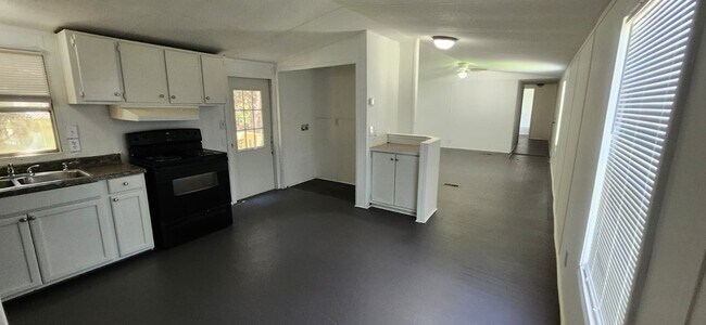 Building Photo - 8364 Cedar St