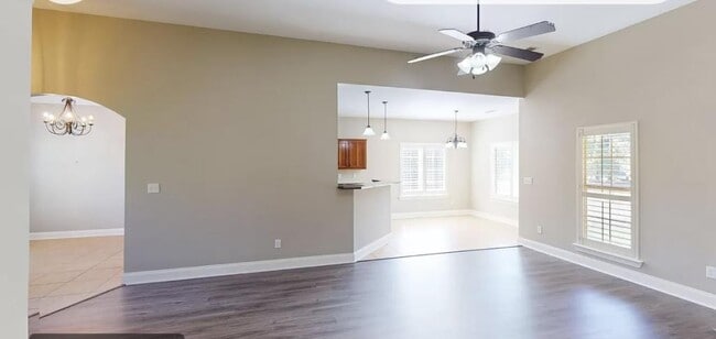 Building Photo - 763 Fairway Pointe Cove W