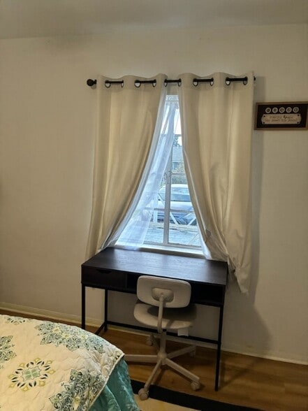 Building Photo - 14914 Pemberton Dr