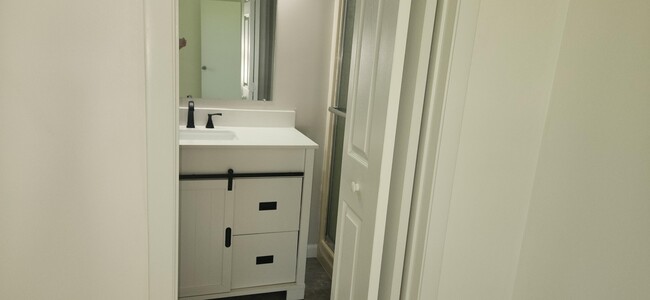Building Photo - 6832 Palmetto Cir S