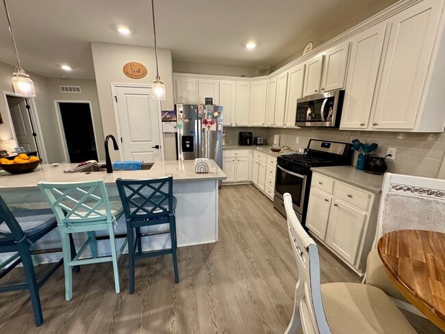 Building Photo - 176 Arazzo Wy