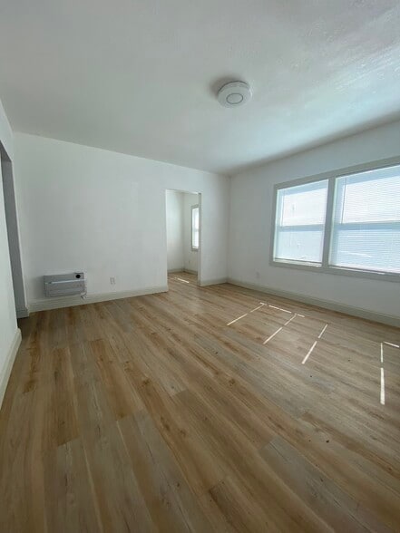 Building Photo - 1930 Marin St