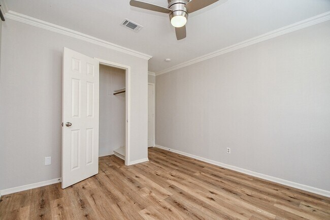 Building Photo - 10706 Inwood Dr