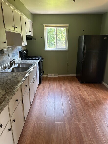 Primary Photo - 3344 Buell St