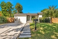 Building Photo - 231 NE 45th St