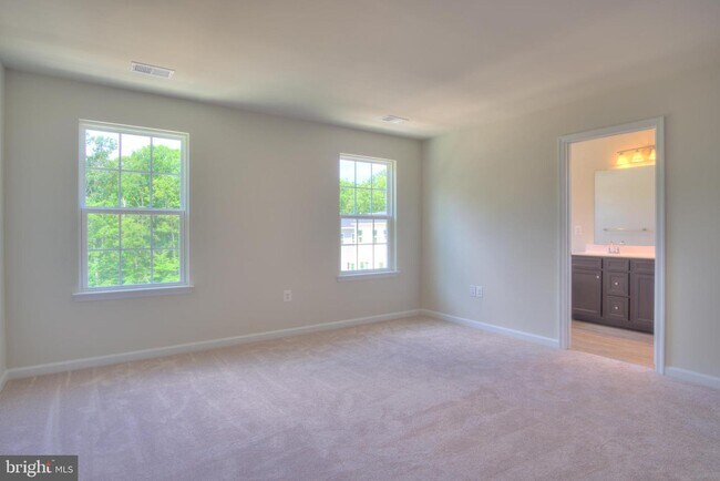 Building Photo - 2506 EMBER Ln