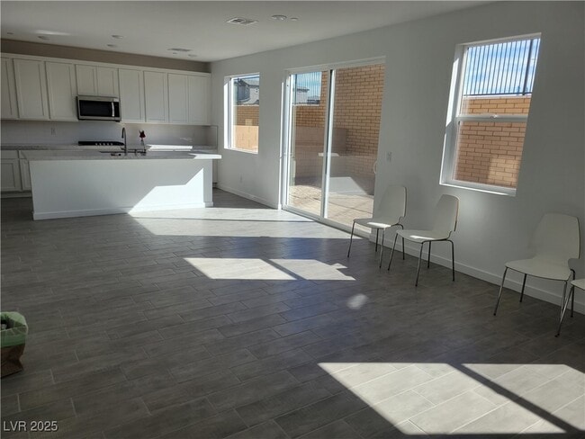 Building Photo - 187 Jaldena Ln