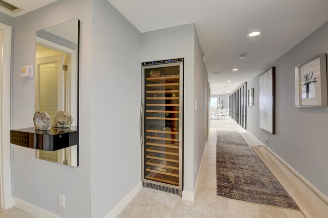 Building Photo - 2155 S Ocean Blvd