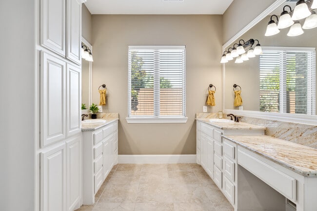 Building Photo - 7944 Cherry Springs Ct